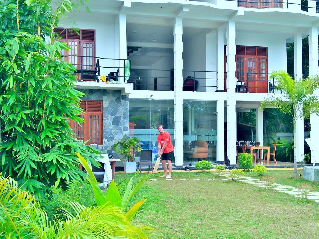 Ocean Bay Surf Resort Weligama Exterior photo